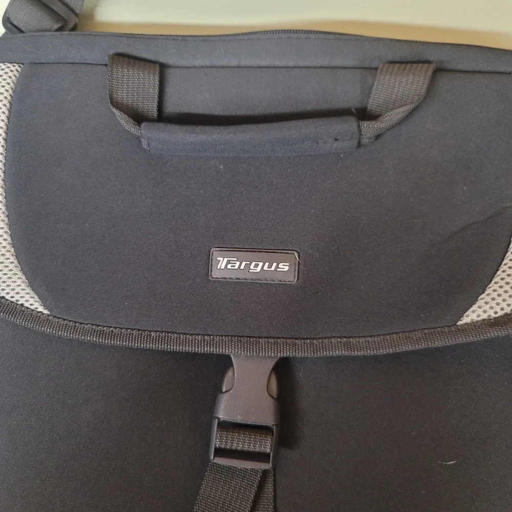 Targus Black Laptop Messenger Bag Padded Shoulder Strap Tech Briefcase Case‎ 14